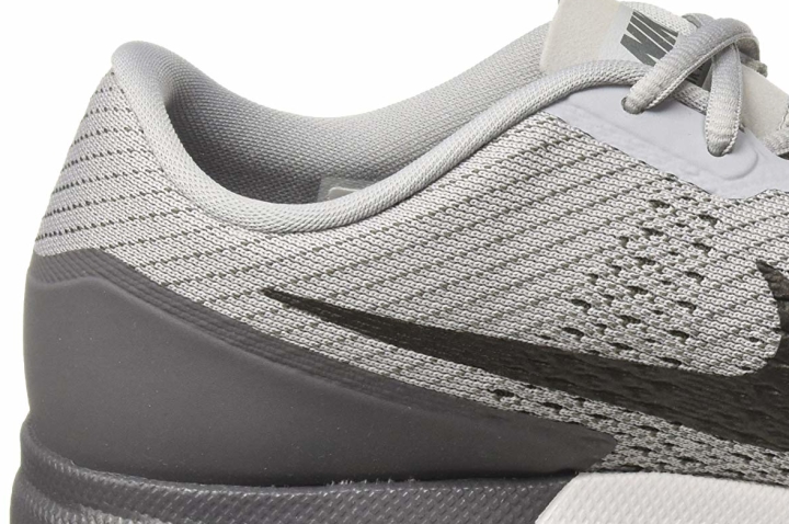 Nike Air Max Typha Heel2